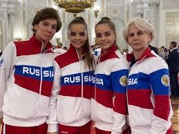 Сейчас гимнастка дина аверина является обладательницей десятка титулов и выступает на статусных соревнованиях, пополняя коллекцию золотых медалей. Ijwsy9asqtoltm