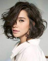 20 Brief Hairstyles For Wavy Thick Hair Hairstyles Messy Short Hair Thick Hair Styles Short Hair Styles