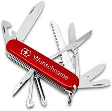 Eine gravur veredelt das messer und verwandelt sich dadurch in ein ganz besonderes geschenk, durch die sich die beschenkten stets an dich erinnern. Victorinox Fieldmaster Taschenmesser Mit Gravur I Geschenk Fur Manner I Geschenke Zum Geburtstag I Messer Mit Gravur I Schweizer Taschenmesser Personalisiert I 15 Funktionen Amazon De Sport Freizeit