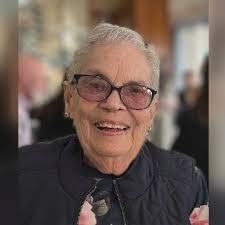 Kim Cozad's Instagram, Twitter & Facebook