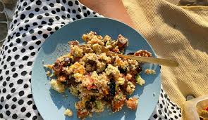 Als fan van lekker en simpel kan je worden uitgenodigd om mee te doen aan leuke acties van merken waar sofie en jorrit graag mee samenwerken. Couscous Met Zoete Aardappel Dadel En Mango Gewoon Wat Een Studentje S Avonds Eet