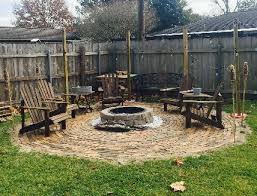 The garden glove shows how to make this easy backyard fire pit so that you can have a nice place to sit. 30 Diy Fire Pit Ideas