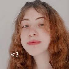 Ella Kirschbaum's Instagram, Twitter & Facebook