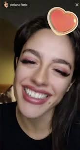 Tormentoni creati con l'IA: Vera Luna, Rossella e la nuova frontiera della  musica fake