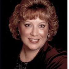 Julie Helmer's Instagram, Twitter & Facebook