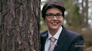Dagen då han kom att förknippas med sin folkdräkt, dagen då han reste sig och gick ut ur storkyrkan under pågående predikan. Jimmie Akesson I Den Svenska Skogen Youtube