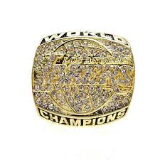 For courtside seats, it can be as low as $350 per game (roughly over $14k per year) for each seat to watch the lakers up close. New 2020 Los Angeles Lakers Nba Championship Ring James Gift Fans For Bryant Ebay