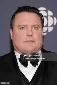 Sean Cullen's Instagram, Twitter & Facebook