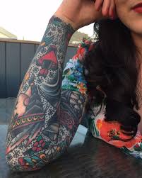 In this guide, you'll find out what american traditional tattoos are all about, including their history, as well as our favorite 15 most inspiring american tatts. Old School Tattoo Sleeve Filler Novocom Top