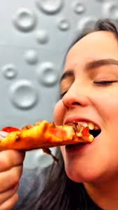 Best Deal Ever por solo L249, una locura, una pizza con hasta 7  ingredientes en @dominos.hn 🍕🤤 #Pizza #Food #honduras #viral