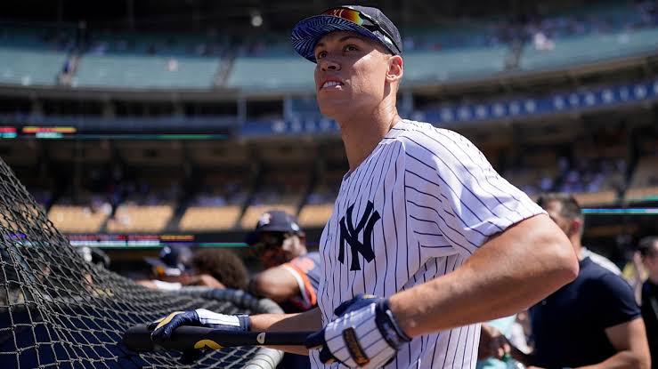 Aaron Judge whiffs on chance to quell Yankees fans' fear of him leaving at  season's end | Fox News