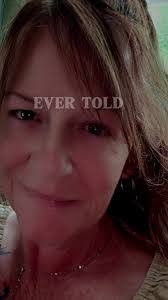 Melissa Ogle's Instagram, Twitter & Facebook