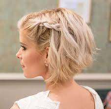You will have to make few strands and attach it with the clip at the back. Short Hairstyle For Girls Bob Frisur Hochsteckfrisur Frisur Hochgesteckt