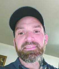 Trying to trace my cousin long lost brother. His name is either Sam Murray  or Sam Shilling and bourn around 56 to Elisabeth Shilling and Sam Murray.  Sam grew up