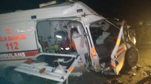 Balıkesir valiliğinin yaptığı açıklamaya göre; Balikesir De Zincirleme Kaza 4 Kisi Hayatini Kaybetti 2 Kisi Yaralandi Ntv