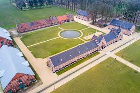 Poor families lived in separate farmhouses with their. Brasserie De Kolonie Merksplas Restaurantbeoordelingen Tripadvisor