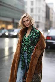 90s Inspired Bob Haircut Fashion Trending Haircuts Wavy Bob Hairstyles