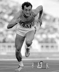 Pietro paolo mennea ( italian pronunciation: Pietro Mennea Velocista Italiano Conquista La Medaglia D Oro Nei 200 Metri Piani Alle Olimpiadi Di Mosca U R S S Sports Celebrities Sports Track And Field