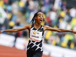 Jun 06, 2021 · die niederländerin sifan hassan hat beim meeting in hengelo einen weltrekord über 10.000 meter aufgestellt. Bahnrennen In Hengelo Neuer Weltrekord Sifan Hassan Lauft 10 000 Meter In 29 06 82 Minuten Laufen De