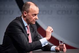 Von 1989 bis 1994 gehörte er dem europäischen parlament und von 1994 bis 2009 dem deutschen bundestag an. Merkel S Possible Successor Says Road To Germany Is No Longer Open For Refugees Middle East Monitor