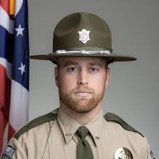 The Marblehead Lighthouse looks good no matter the season 🤩 Check out  Marblehead Lighthouse State Park and see for yourself! 📸: Melissa White