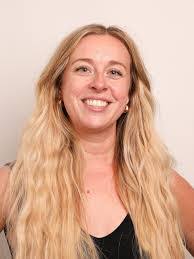 Meghan Thomson's Instagram, Twitter & Facebook