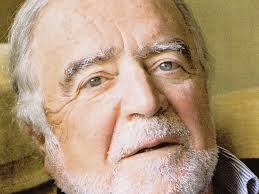 O menino sorriu e compreendeu o que o pai lhe queria dizer. Manuel Alegre Vem A Alcoutim Celebrar Os 50 Anos De Praca Da Cancao