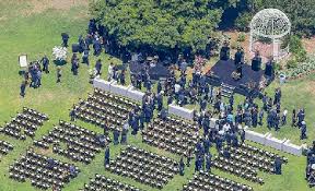 Aprenda a tocar a cifra de numb (linkin park) no cifra club. Photos From Chester Bennington S Private Funeral News Room