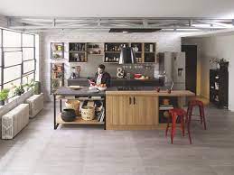 Le plan de travail est l'élément de la cuisine qui subira aussi les plus fréquents assauts culinaires en tous genres : Plan De Travail Comment Le Choisir Pour Sa Cuisine Blog Cuisinella