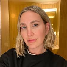 Danielle Pinder's Instagram, Twitter & Facebook