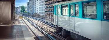 L'agent de la sûreté ferroviaire travaille en équipe et en uniforme. Devenir Operateur De Maintenance Du Materiel Roulant Ferroviaire Fiche Metier Studyrama