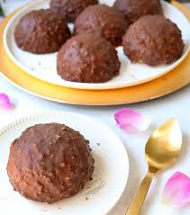 Dome Praline Facon Ferrero Rocher Entremets Individuels Desserts Printemps Recette Noel Tupperware Recettes De Cuisine
