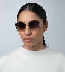 Billie Glass's Instagram, Twitter & Facebook