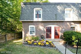 Springfield Real Estate Springfield Va Homes For Sale Www Reshawnaleaven Com First Time Home Buyers Real Estate House Styles