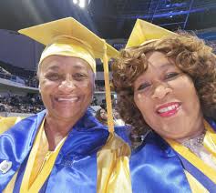 Oakwood alumni reunite at Zadock Pratt Museum dinner