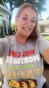 Loni Castro's Instagram, Twitter & Facebook