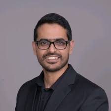 I am excited to share that I have been promoted to Senior Recruiting  Manager! I am so grateful for this opportunity and appreciate all of the  support from Chewy team members, leaders,