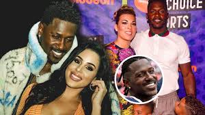 Brady even offered to let brown stay in his mansion with him and his wife. Antonio Brown Family Video With Ex Girlfriend Chelsie Kyriss Youtube