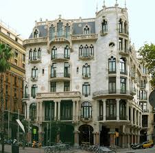 En casa fuster queremos que os sintáis como en casa, viváis experiencias en familia. Casa Fuster Barcelona Art Culture App