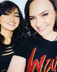 Sarah Pate's Instagram, Twitter & Facebook