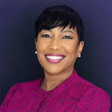 Diana Tracy's Instagram, Twitter & Facebook