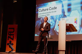 Danach habe ich zivildienst geleistet, mathe und unternehmensgründung studiert. Faszination Fuhrung Das Leadership Symposium 2017 Ein Bericht The Culture Institute