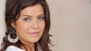 يسرا اللوزي تبرر نشر صورها شبه عارية. Ø¨Ø¹Ø¯ Ø³Ø®Ø±ÙŠØ© Ø§Ù„Ø¬Ù…Ù‡ÙˆØ± Ù…Ù† Ø§Ø¨Ù†ØªÙ‡Ø§ Ø§Ù„ØµÙ…Ø§Ø¡ Ù‡Ø´Ø§Ù… Ø³Ù„ÙŠÙ…Ø§Ù† ÙŠØ¯Ø¹Ù… ÙŠØ³Ø±Ø§ Ø§Ù„Ù„ÙˆØ²ÙŠ Ø¯Ø§Ø± Ø§Ù„Ù‡Ù„Ø§Ù„