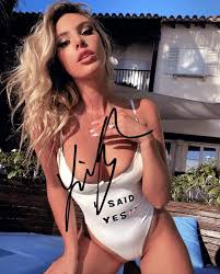 Lele Pons Sexy Instagram Model Hot Signed Autographed 8x10 Photo COA 2 |  eBay