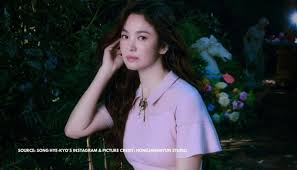 Çiftin 2004 yılında ayrıldıkları açıklanmıştır. Song Hye Kyo S Instagram Photos Are Proof That The Actor Hasn T Aged At All See Pictures