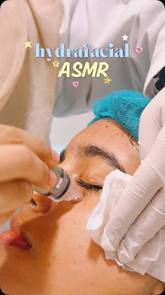 Cosmetologist preparing the face for a procedure