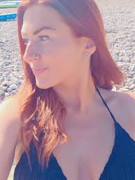 Happiness in a video #beautifulfamily #ukbeach #redhead #beachday #familyfun