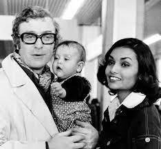 Young michael caine kind of looks like christopher nolan! 46 Years Ago Michael Caine Saw A Girl In An Ad Found Her And Married Her Then She Saved His Life