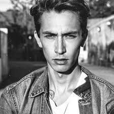 Darius Sims's Instagram, Twitter & Facebook