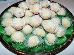 Recettes D Une Mere De Famille Nombreuse Beijinhos De Coco Ou Truffes A La Noix De Coco Bre Truffes A La Noix De Coco Noix De Coco Recette